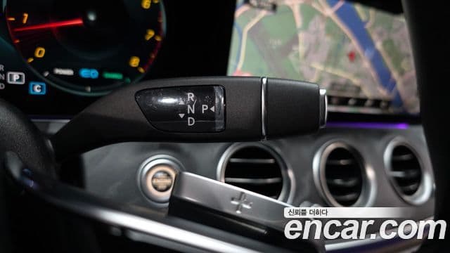 Mercedes-Benz E-Class E350 4 MATIC Avant-garde 2022 — фото 1