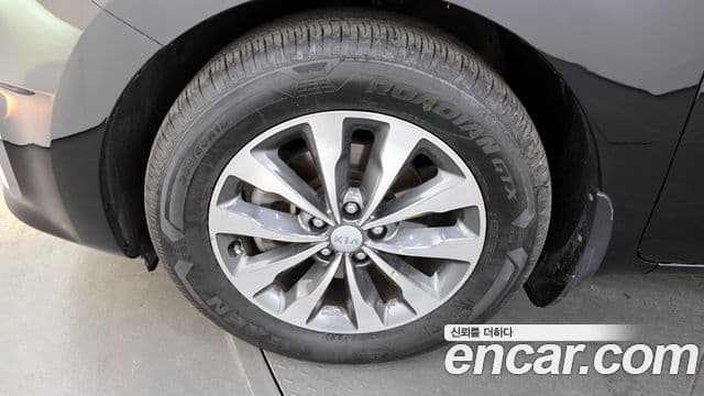 Kia Canival 9 seater Luxury 2018 — фото 1