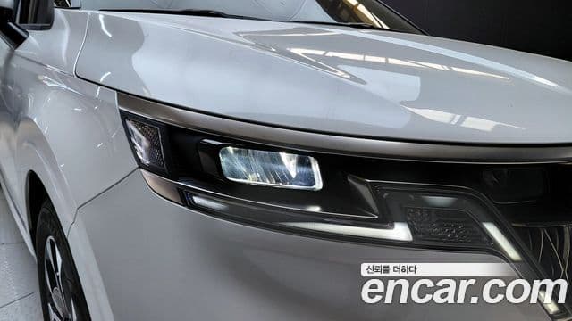 Kia Canival Gasoline 7 seater Noblesse 2023 — фото 1