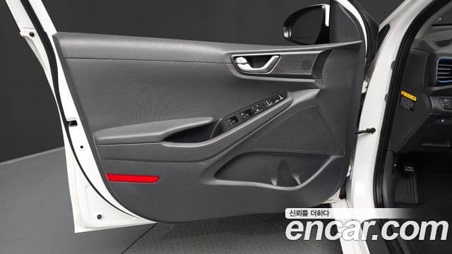 Hyundai Ioniq I 2017 — фото 1