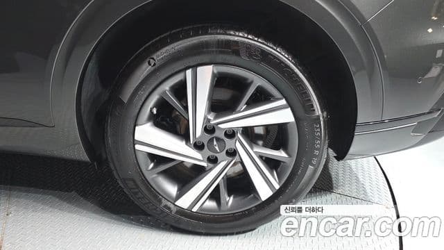 Genesis GV70 2.5 T Gasoline AWD 2025 — фото 1