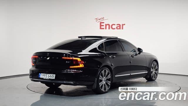 Volvo S90 B6 AWD Ultimate Bright 2023 — фото 1