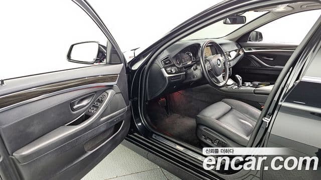 BMW 5-Series 528 i Luxury Plus 2015 — фото 1