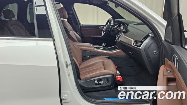 BMW X5 xDrive 40 i M Sport 2023 — фото 1