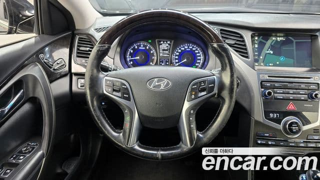 Hyundai Grandeur HG240 Modern 2015 — фото 1