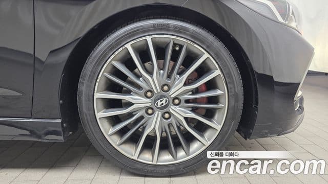 Hyundai AVANTE 1.6 Turbo Sport 2018 — фото 1