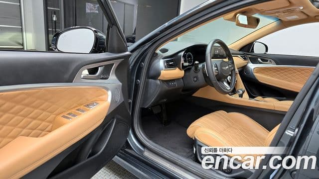 Genesis G70 Gasoline 2.0 T 4 WD 2023 — фото 1