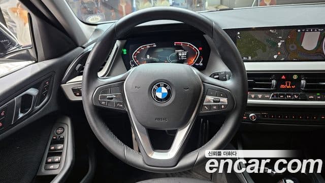 BMW 1-Series 118 d Joy 2021 — фото 1