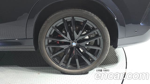 BMW X6 xDrive40 d M Sport Online Exclusive 2025 — фото 1
