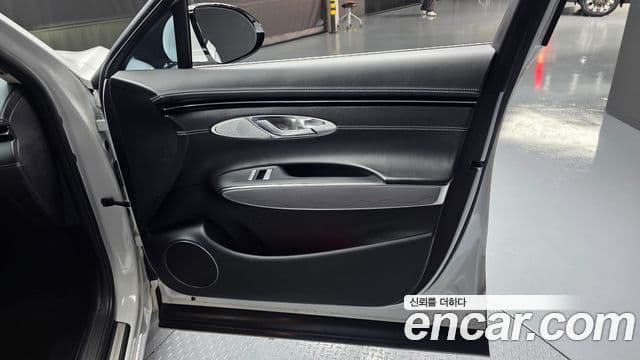 Genesis GV70 2.5 T Gasoline 2 WD 2023 — фото 1