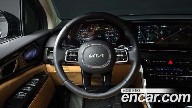 Kia Canival 7 seater Signature 2023 — фото 1