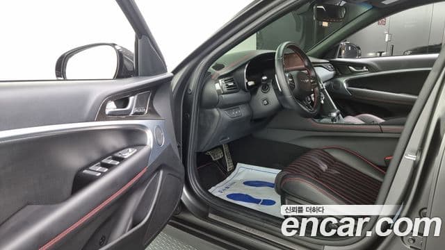 Genesis G70 Gasoline 2.0 T 2 WD 2022 — фото 1