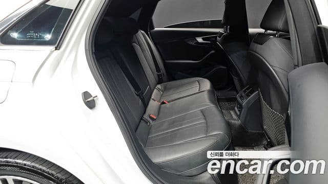 Audi A4 45 TFSI Quattro Premium 2021 — фото 1