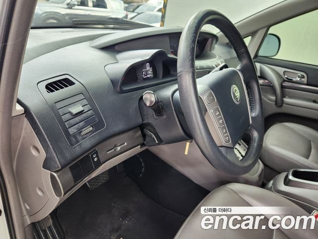 KG Mobility Ssangyong KORANDO 2 WD LT 9 seater 2014 — фото 1