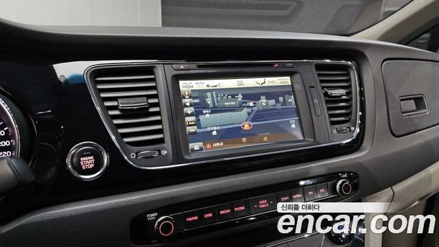 Kia Canival 7 seater Limousine President 2016 — фото 1
