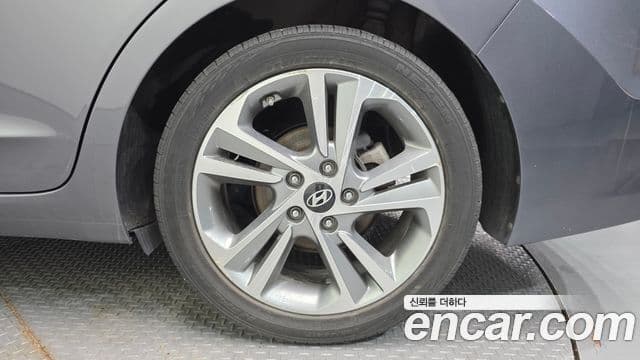 Hyundai AVANTE 1.6 GDI Value Plus 2018 — фото 1