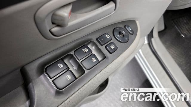 Kia Carens LPI 2.0 GLX Deluxe 2008 — фото 1