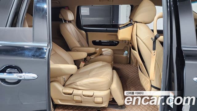 Kia Canival 7 seater Limousine President 2019 — фото 1
