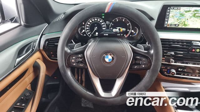 BMW 5-Series 520 d M Sport Special Edition 2018 — фото 1