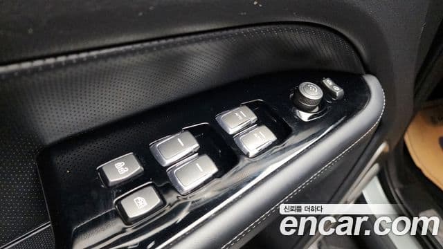 KG Mobility Ssangyong Rexton Diesel 2.2 4 WD Majesty 2018 — фото 1