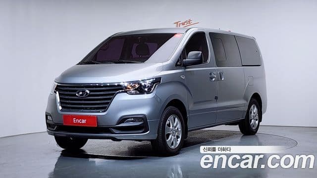 Hyundai New Grand Starex 4 WD Wagon 12 seater Modern 2020