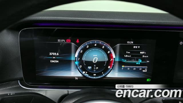 Mercedes-Benz E-Class E300 4 MATIC Avant-garde 2019 — фото 1