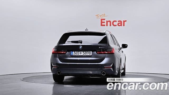 BMW 3-Series 320 i Touring Luxury 2021 — фото 1