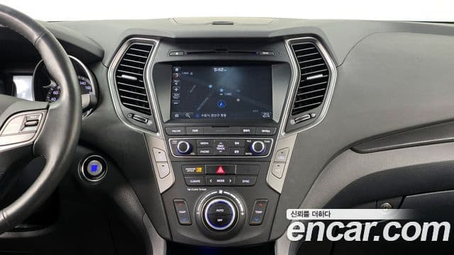 Hyundai Santafe Diesel 2.0 2 WD Value Plus 2018 — фото 1