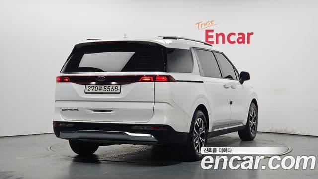 Kia Canival 9 seater Noblesse 2021 — фото 1
