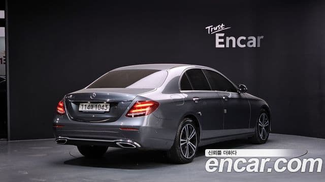 Mercedes-Benz E-Class E300 Avant-garde 2020 — фото 1