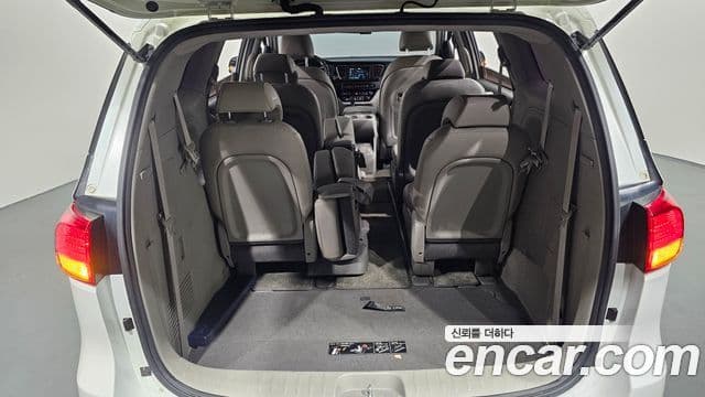 Kia Canival 11 seater Luxury 2018 — фото 1