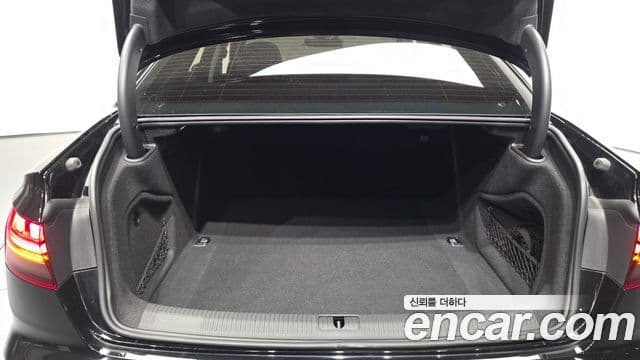 Audi A4 40 TFSI 2023 — фото 1