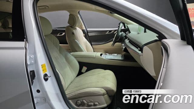 Genesis G80 Gasoline 2.5 Turbo 2 WD 2022 — фото 1