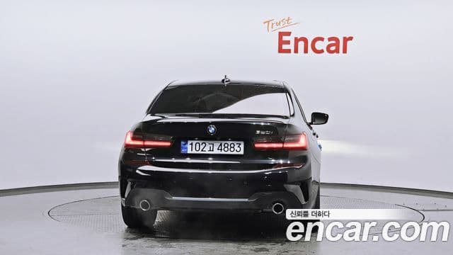 BMW 3-Series 320 i M Sport 2021 — фото 1