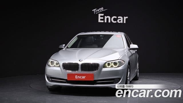 BMW 5-Series 528 i 2011 — фото 1