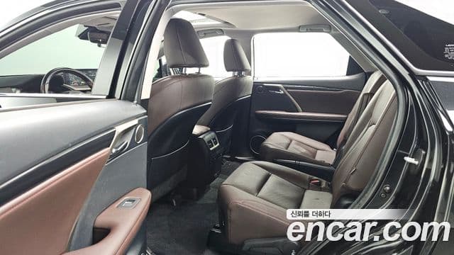 Lexus RX Luxury Plus 2021 — фото 1