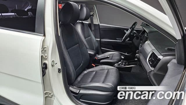 Kia Stonic Diesel 1.6 Prestige 2018 — фото 1