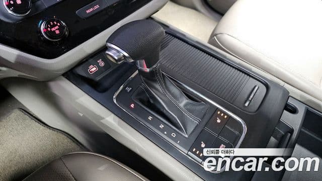 Kia Canival 11 seater Deluxe 2018 — фото 1