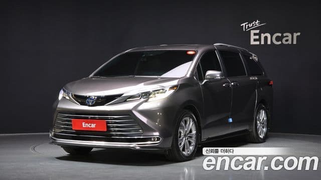 Toyota Sienna 4 Gen 2.5 Hybrid 2 WD 2022