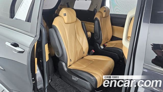 Kia Canival 9 seater Signature 2021 — фото 1