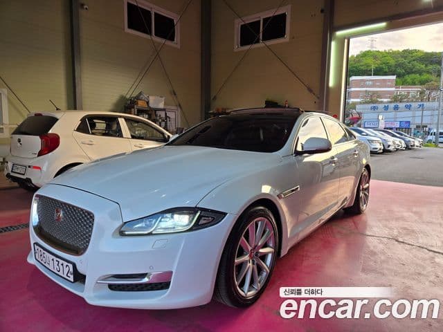 Jaguar All New XJ 3.0 D Premium Luxury SWB X351 2017