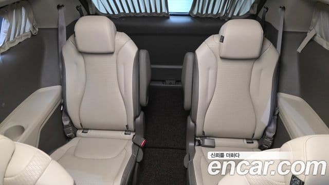 Kia Canival Gasoline 9 seater Limousine Signature 2022 — фото 1