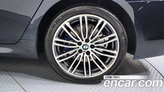 BMW 5-Series 530 d M Sport 2017 — фото 1