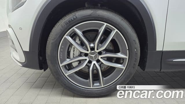 Mercedes-Benz GLB-Class AMG GLB35 4 MATIC 2025 — фото 1