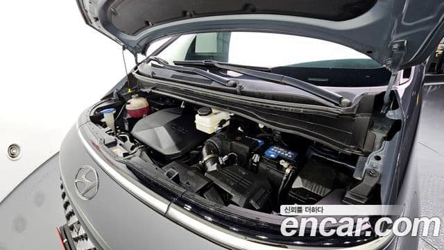 Hyundai Staria 4 WD Lounge 9 seater Inspiration 2022 — фото 1