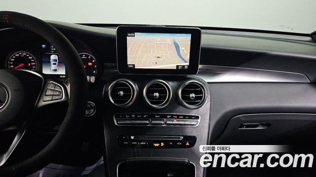 Mercedes-Benz GLC-Class GLC300 4 MATIC Coupe 2019 — фото 1