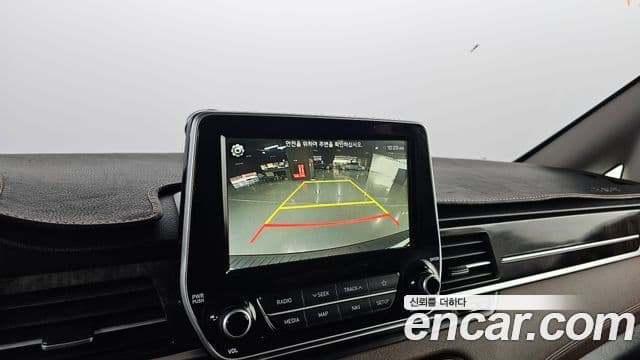 Hyundai Starex 4 WD Urban 9 seater Exclusive 2019 — фото 1