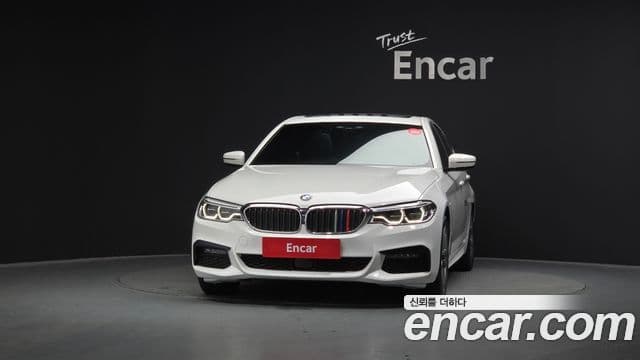 BMW 5-Series 520 i M Sport 2020 — фото 1