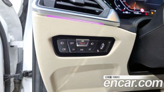 BMW 3-Series 320 i M Sport 2022 — фото 1