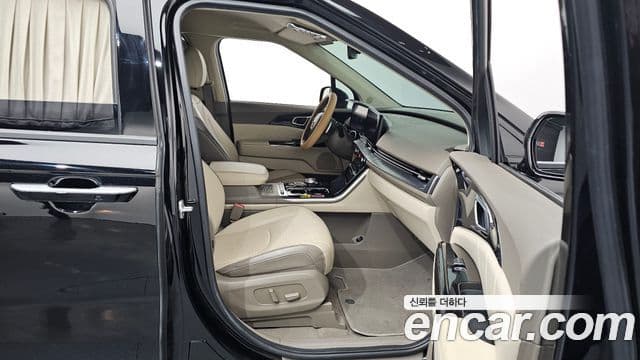 Kia Canival 9 seater Limousine Signature 2021 — фото 1